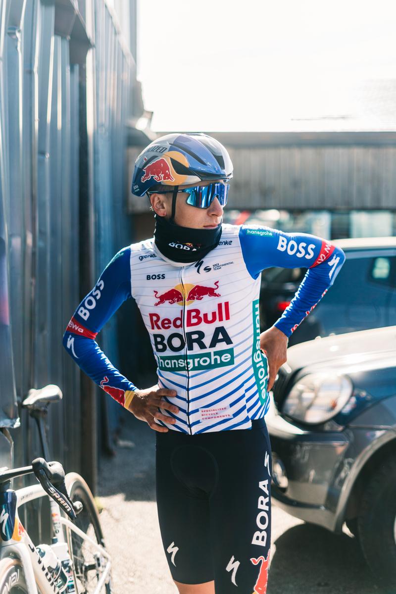 Gustave Blanc in Red Bull – BORA – hansgrohe Rookies kit, before the start